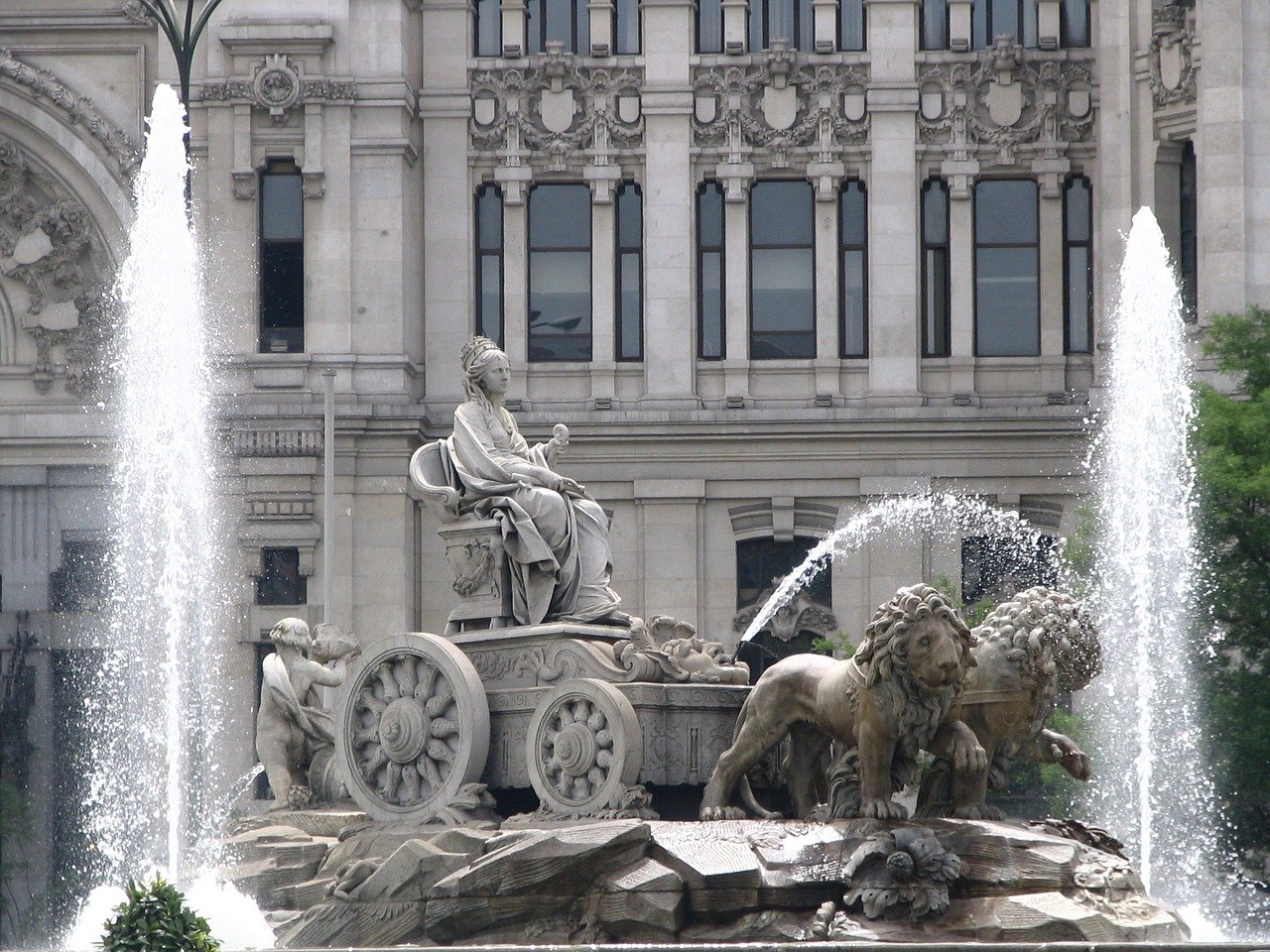 fountain, four-in-hand, horses-1361995.jpg